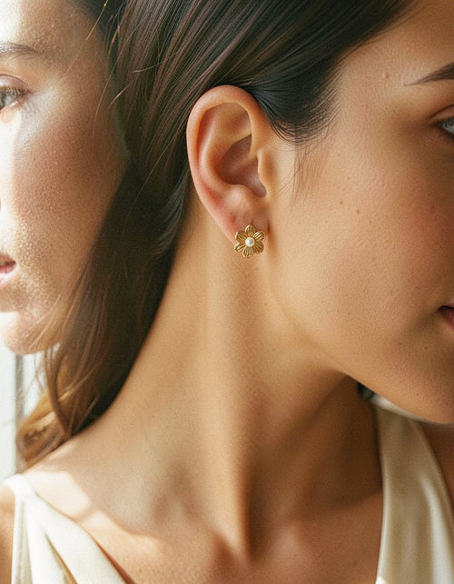 18K Gold-Plated Gold Flower Synthetic Pearl Stud Earrings